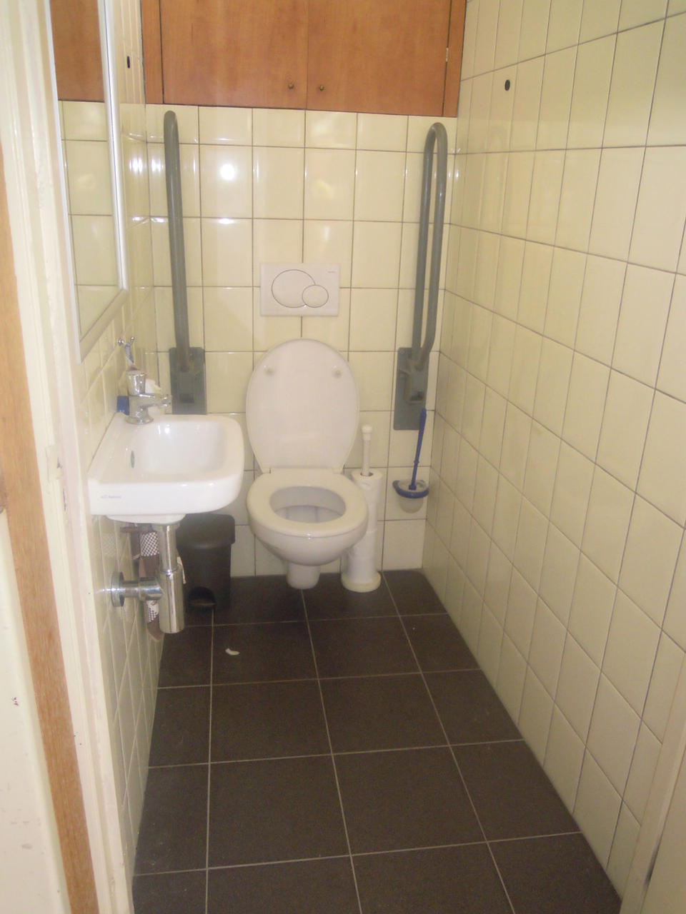 Begin Opmerkelijk Ziekte wij hebben een ruim invalide toilet met verstelbare beugels - Dé  relaxspecialist van oss